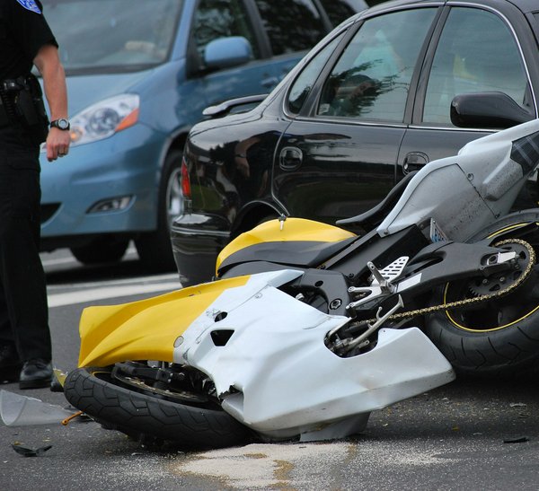 Que faire après un accident moto : guide sur l'assurance accident moto